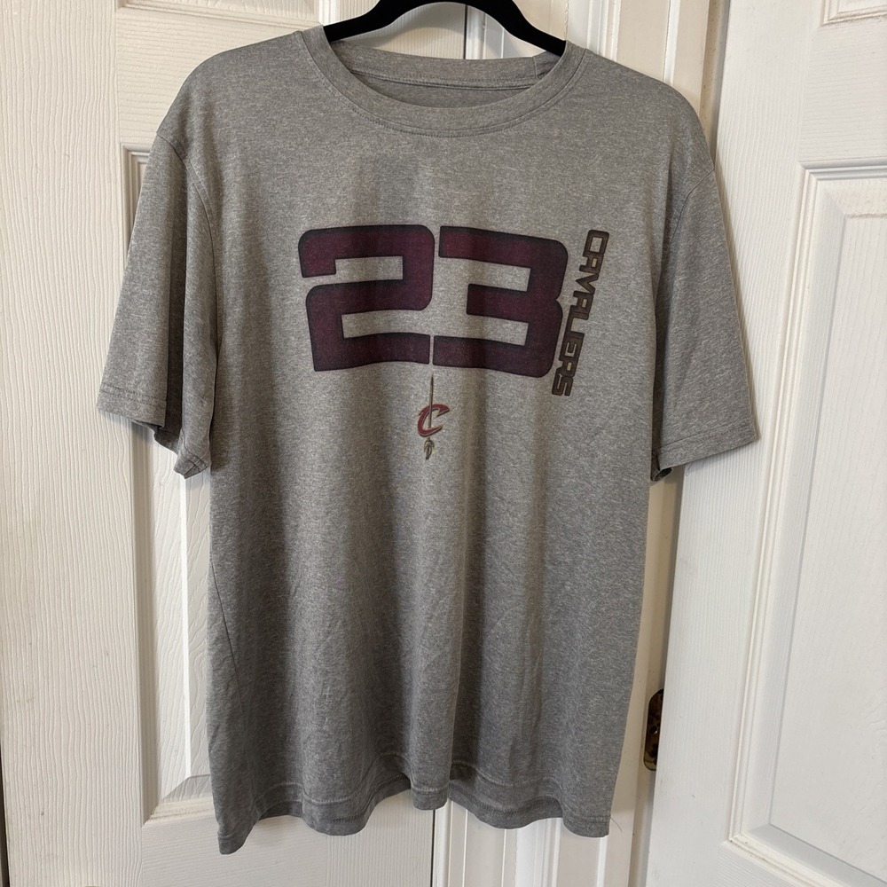 LeBron James 23 Cleveland Cavaliers NBA T-Shirt Gray Level Wear Mens L
